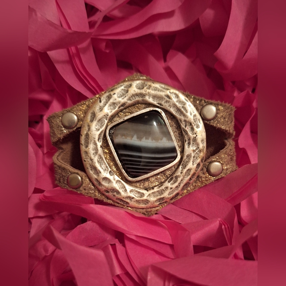 NWOT Gorgeous Leatherock USA Braclet w/ Stone Purchased @ Buckle - Picture 3 of 10